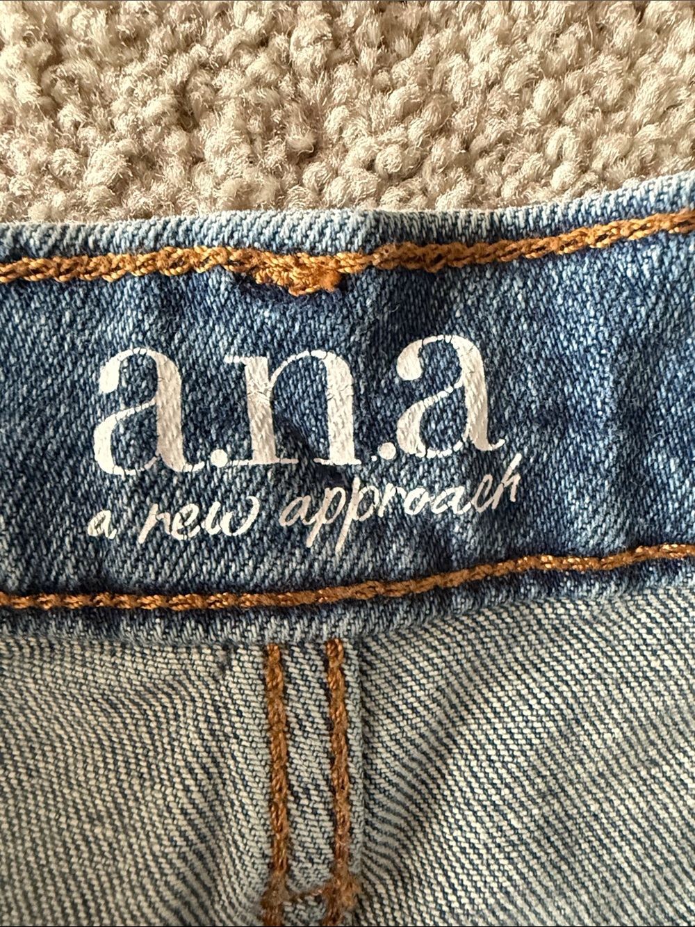a.n.a wide-leg Light Blue Denim Jeans with Contrast Stitching - Picture 2 of 11